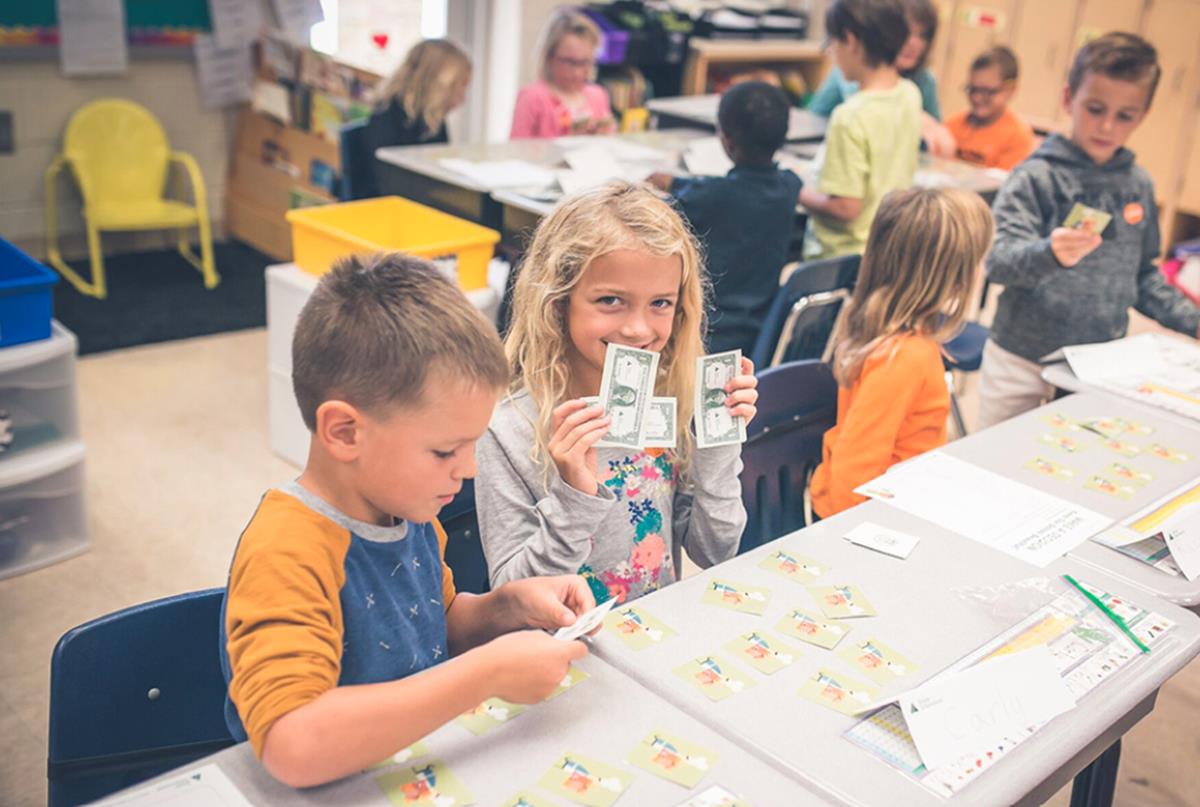 Business Leaders in the Classroom: Volunteer with Junior Achievement